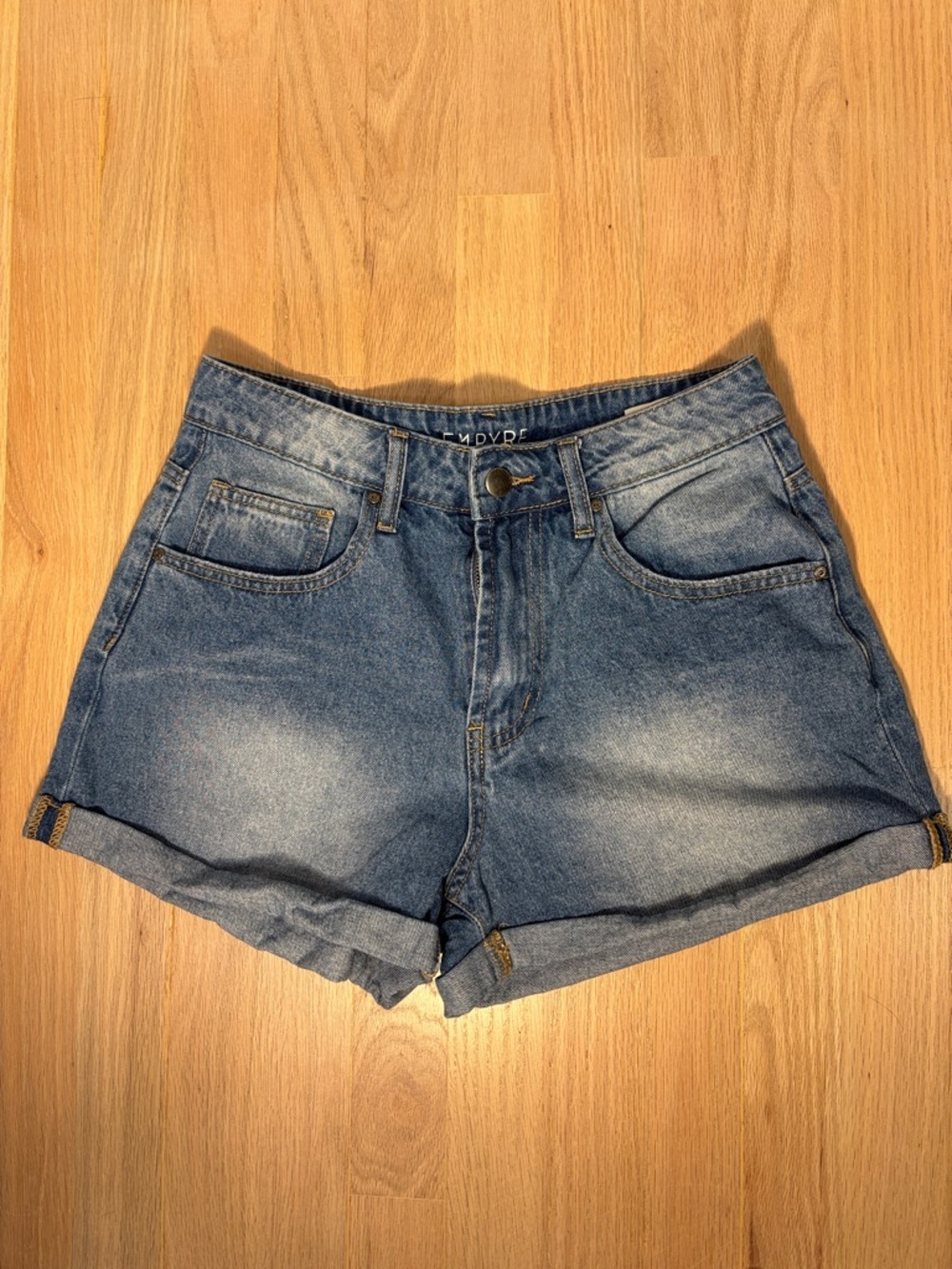 Empyre Women’s Faded Blue Rolled-Hem Denim Shorts -243sku